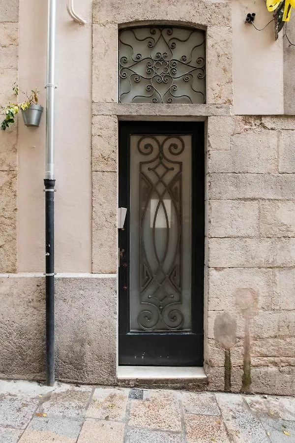 Revitalized Apartment In Historical Building Girona