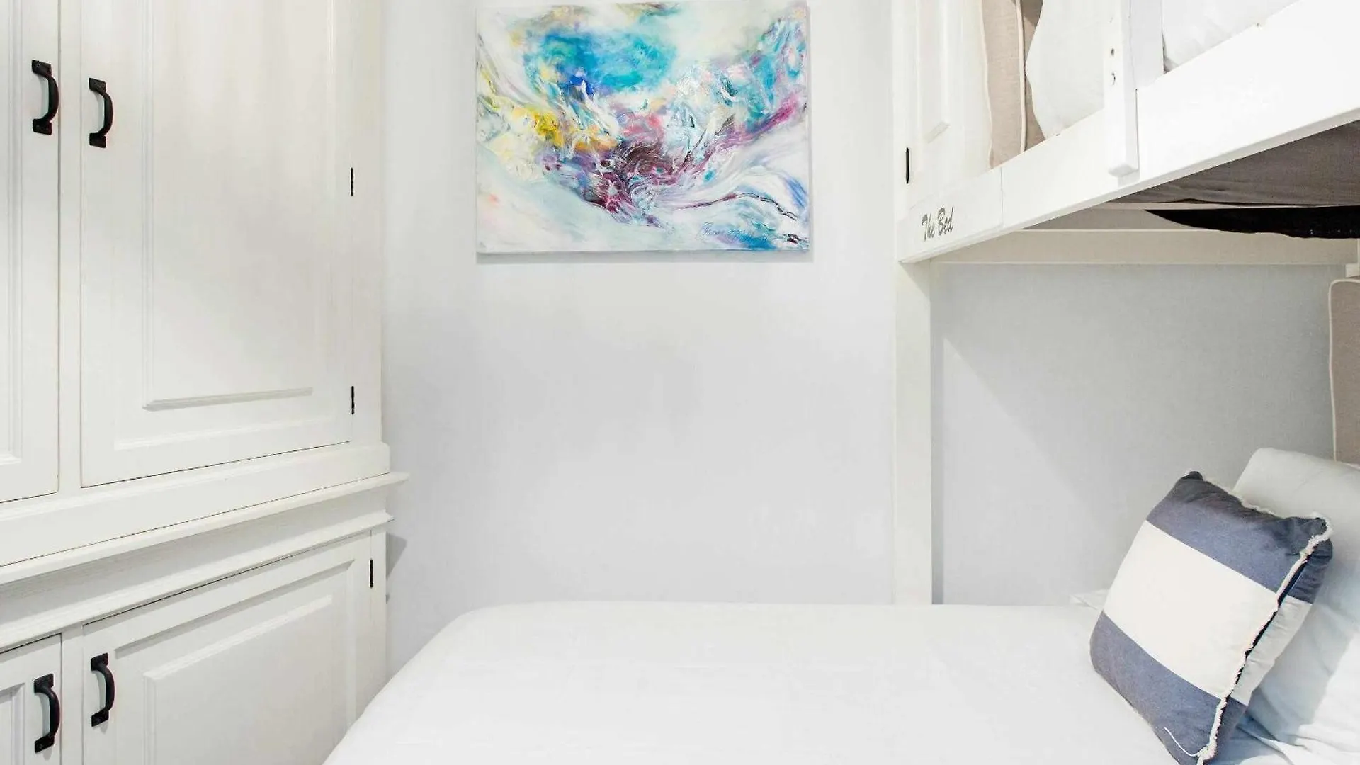 Revitalized Apartment In Historical Building Girona